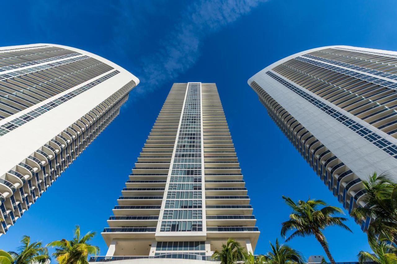 The Ultimate Resort - Beachfront 2 Bedroom Apartment With Direct Ocean View, Rooftop Pool, Hot Tub And Gym Hollywood Eksteriør billede