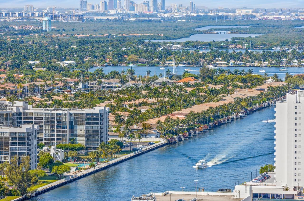 The Ultimate Resort - Beachfront 2 Bedroom Apartment With Direct Ocean View, Rooftop Pool, Hot Tub And Gym Hollywood Eksteriør billede