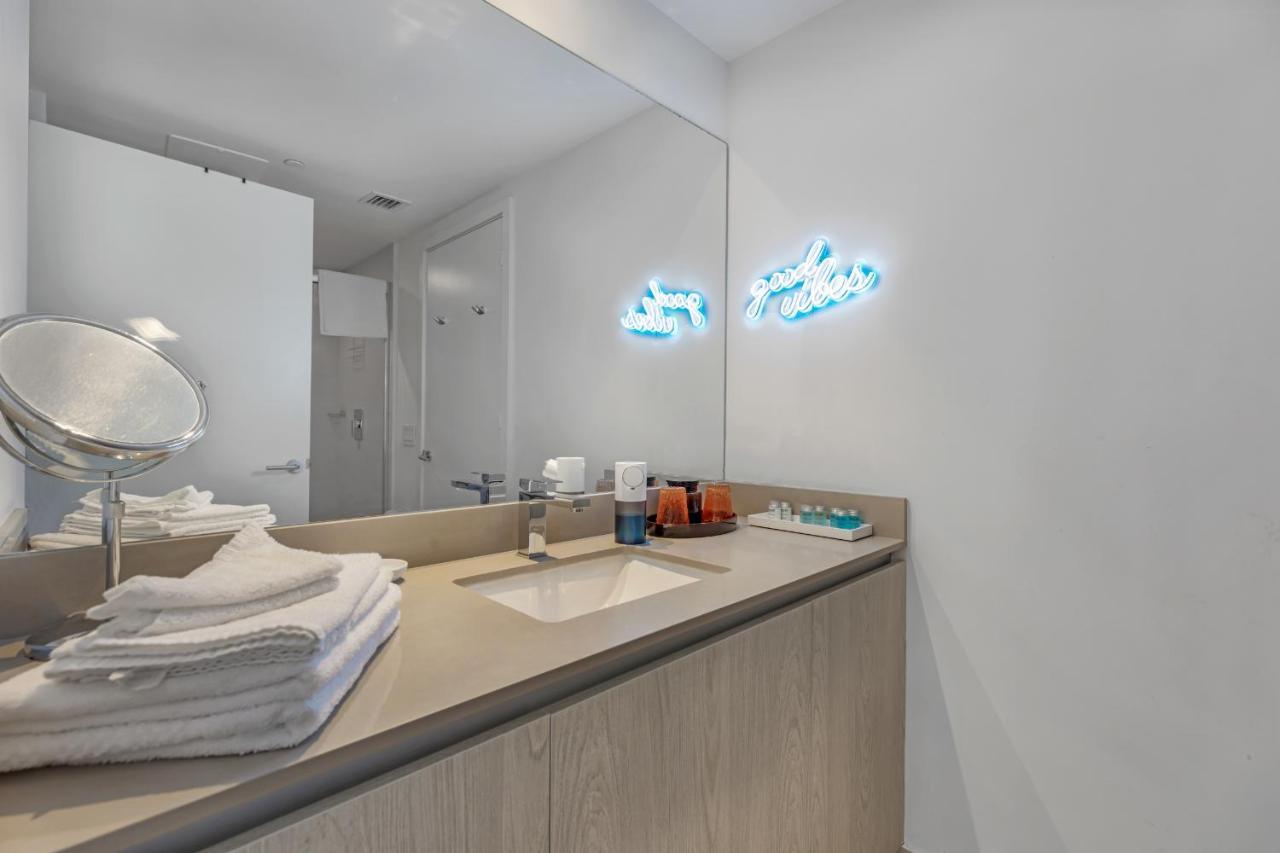 The Ultimate Resort - Beachfront 2 Bedroom Apartment With Direct Ocean View, Rooftop Pool, Hot Tub And Gym Hollywood Eksteriør billede