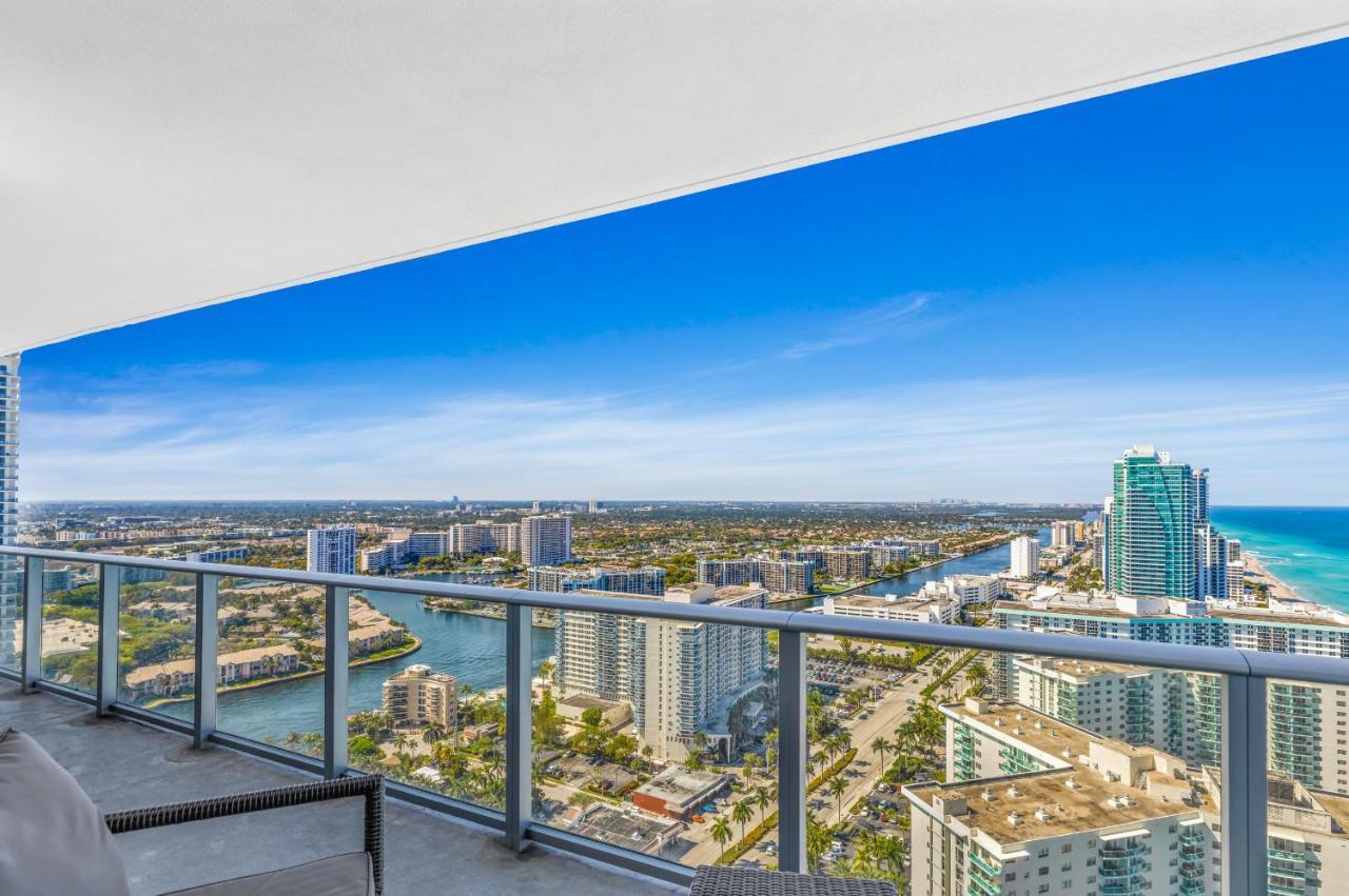 The Ultimate Resort - Beachfront 2 Bedroom Apartment With Direct Ocean View, Rooftop Pool, Hot Tub And Gym Hollywood Eksteriør billede